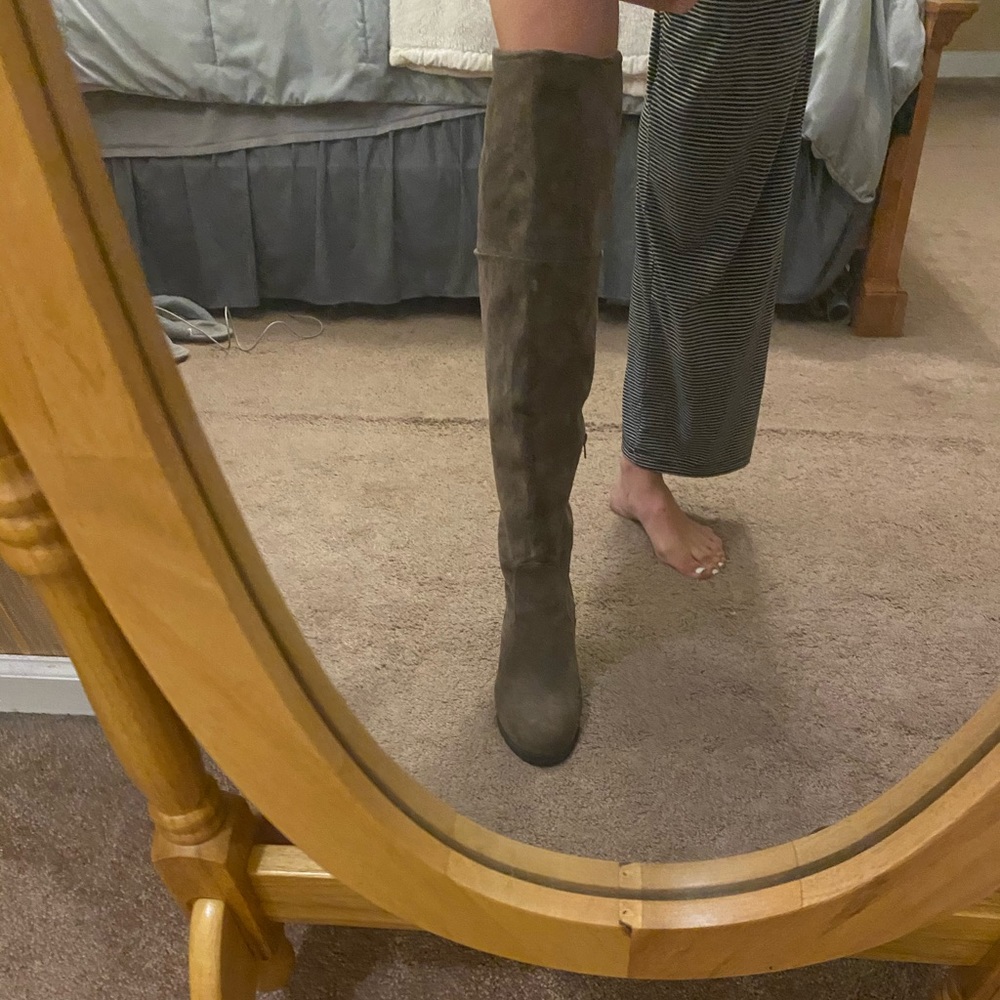 DSW Knees high suede boots